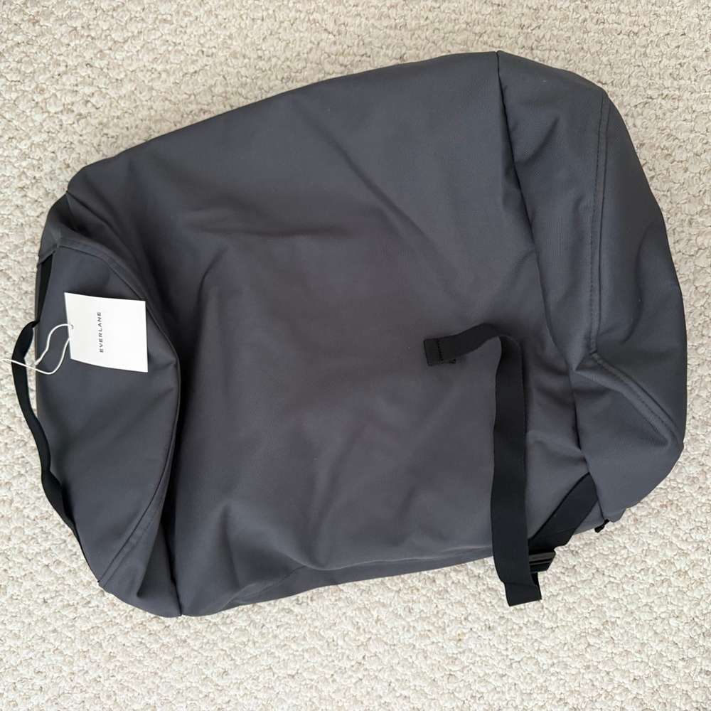 Everlane Dark Gray Unisex Renew Transit 4-way Duffel Bag One Size NWT - Picture 4 of 8